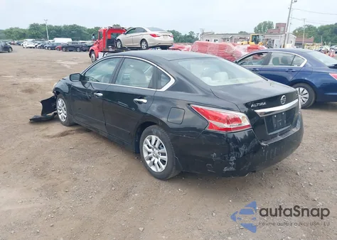 2015 Nissan Altima 2.5 S из США, поврежденный, VIN 1N4AL3AP0FC147635